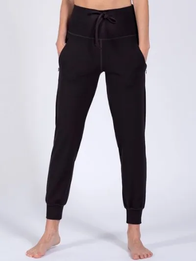 Magadi Magadi Yoga Hose MIA Black aus softem Stretch, mit Taschen
