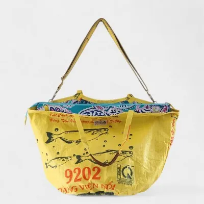 REFISHED fair fashion REFISHED fair fashion Tasche 'SOULMATE ZIP' Limitierte Edition! - upcycelte Fischfuttersäcke