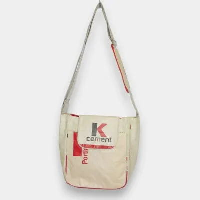 REFISHED fair fashion REFISHED fair fashion Tasche 'URBAN BAG' - upcycelte Zementsäcke