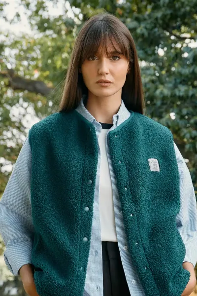 Zèta Zèta Damen vegan Weste Sherpa Waldgrün