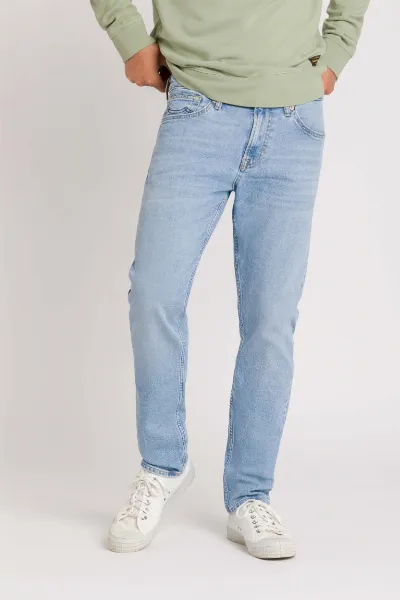 Kings Of Indigo Kings of Indigo Herren vegan Jeans Charles Sander Super Light Washed Blau
