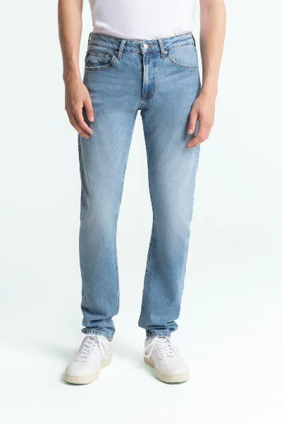 Kings Of Indigo Kings of Indigo Herren vegan Jeans Charles Antonie Tiefes Königsblau