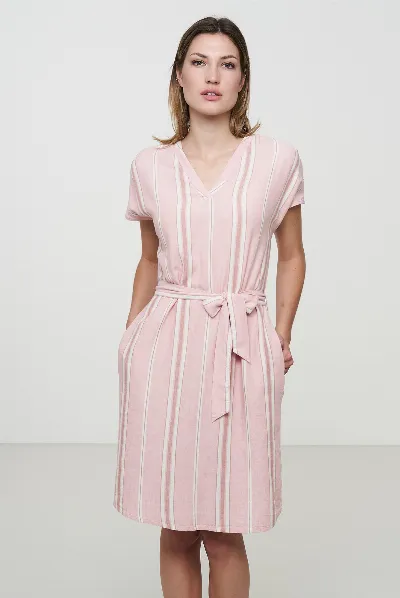 recolution Gestreiftes Kleid aus ECOVERO™