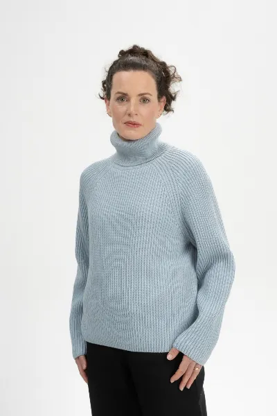 MELA MELA Damen vegan Strickpullover Rippen-Rollkragen Chirha Cloudy Blue