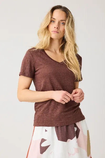 KnowledgeCotton Apparel KnowledgeCotton Apparel Damen vegan T-Shirt Leinen V-Ausschnitt Shaved Chocolate