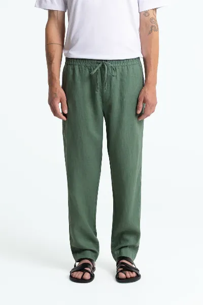 Kings Of Indigo Kings of Indigo Herren vegan Hose Martin Dark Forest