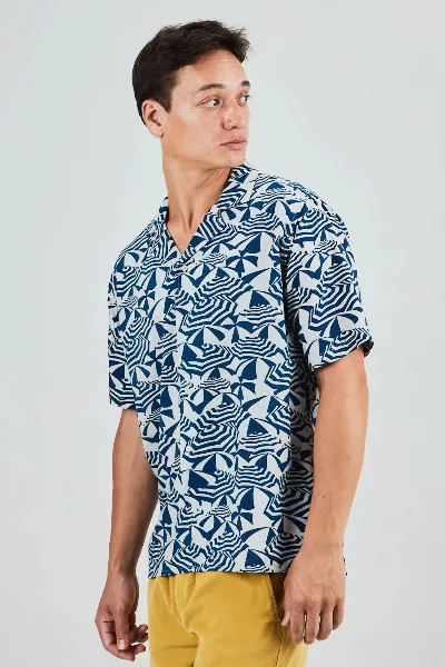 Brava Fabrics Hemd Sombrillas Aloha Blau