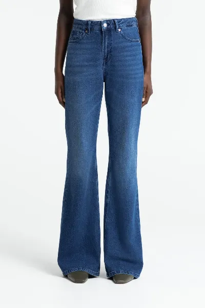 Kings Of Indigo Kings of Indigo Damen vegan Jeans Kukiko Mittelblau