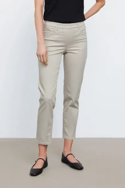 LAURIE LAURIE Damen vegan Hose Hannah Regular Extra Short Länge Grau Sand