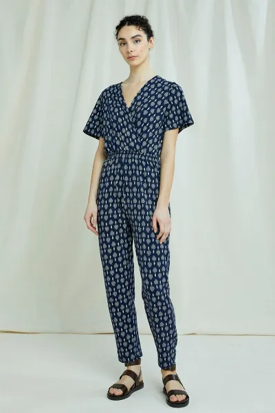 PeopleTree Isabella Motif Print Jumpsuit aus Bio Baumwolle
