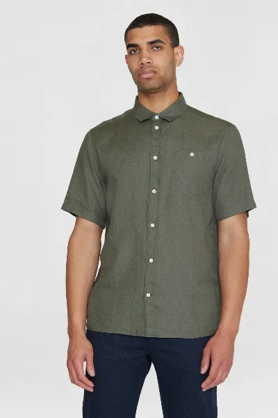 KnowledgeCotton Apparel KnowledgeCotton Apparel Herren vegan Kurzarmhemd Custom Fit Burned Olive