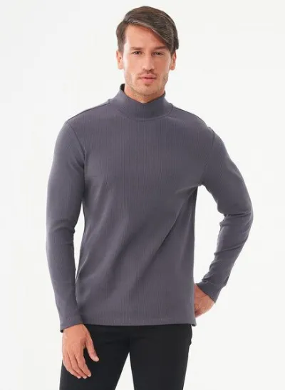 ORGANICATION ORGANICATION Geripptes Langarmshirt aus Bio-Baumwolle mit Rollkragen