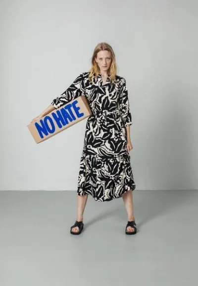 recolution Damen Kleid aus LENZING ECOVERO  - MEDINILLA BOTANICAL - recolution