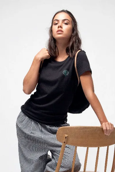 GREEN SHIRTS Baum Mensch T-Shirt für Frauen