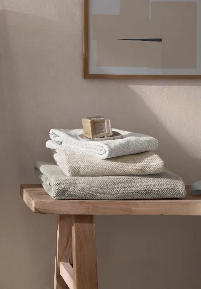 hessnatur hessnatur Frottier-Handtuch mit Struktur aus Bio-Baumwolle - beige - Größe 30x50 cm