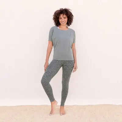 Jaya Jaya MARIA- Damen - lockeres Shirt für Yoga und Freizeit