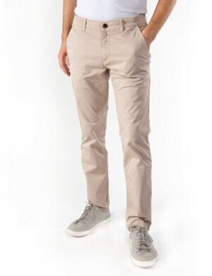 fairjeans Chino in Farbe Sand aus Bio-Baumwolle, faire Hose, GOTS