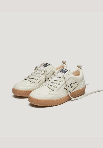 large-20260409-160427 large-20260409-160427