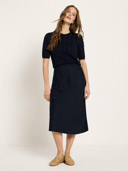 large-20260409-202418 large-20260409-202418