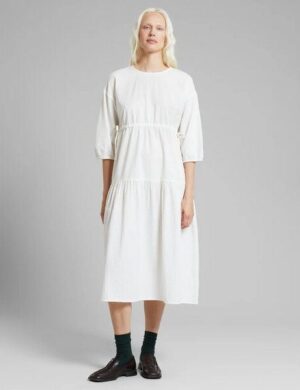 DEDICATED Kleid Fejan Seersucker- Off White