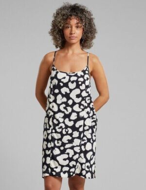 DEDICATED Kleid Kulla – Painted Leopard Black