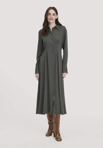 hessnatur Kleid Midi Regular aus reiner LENZING ECOVERO Viskose hessnatur Kleid Midi Regular aus reiner LENZING ECOVERO Viskose