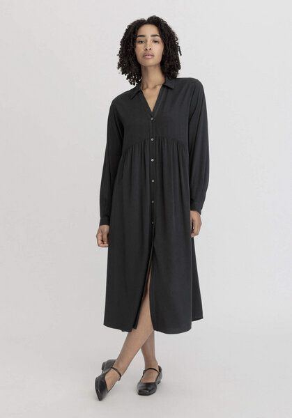 hessnatur Kleid Midi Relaxed aus LENZING ECOVERO hessnatur Kleid Midi Relaxed aus LENZING ECOVERO