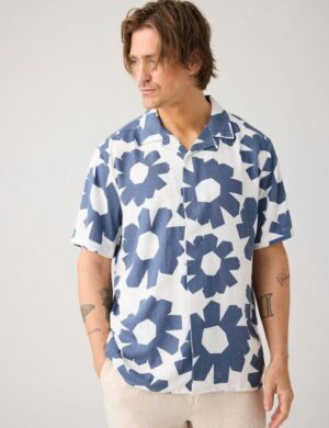 KnowledgeCotton Apparel Lockeres Kurzarmhemd mit Print aus Ecovero und Bio-Leinen