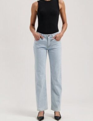 MUD Jeans Damen Jeans Straight Leg Carry