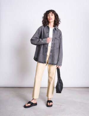 JAN N JUNE Vegane Hose aus beschichtetem Jersey