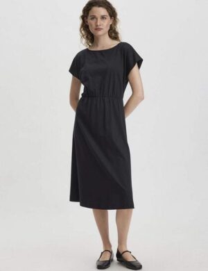 hessnatur Jersey Kleid Midi Relaxed aus reiner Bio-Baumwolle