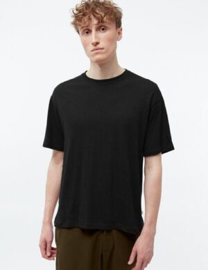 Givn Berlin Leinen T-Shirt Modell: Lasse