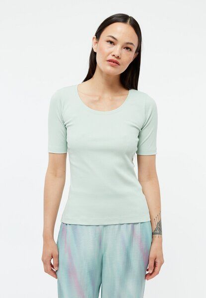 large-7150.jpg large-7150.jpg