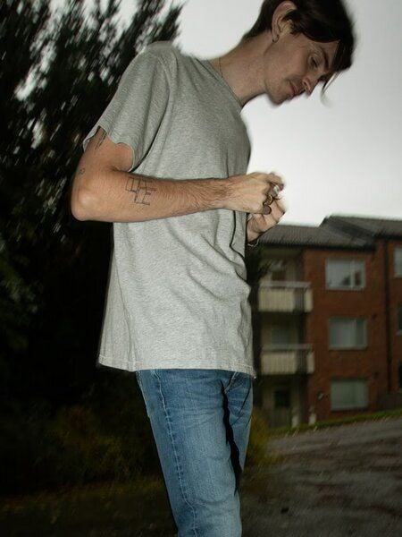 Nudie Jeans Herren T-Shirt aus Biobaumwolle Roffe Melange Nudie Jeans Herren T-Shirt aus Biobaumwolle Roffe Melange