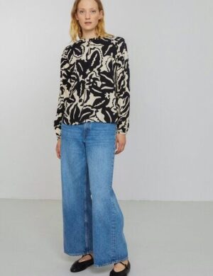 Damen Bluse aus LENZING ECOVERO – CARAMBOLA BOTANICAL – recolution