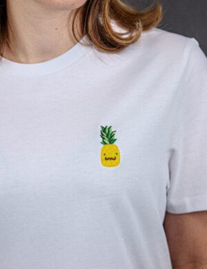 sticknic T-Shirt mit Ananas Motiv gestickt - Minimalistische Stickerei - Auch als Geschenk