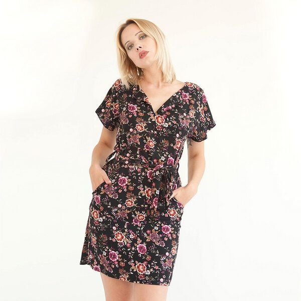WiDDA berlin Kleid Aster aus Viskose mit Blüten WiDDA berlin Kleid Aster aus Viskose mit Blüten