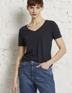 Wunderwerk Damen T-Shirt, V-Auschnitt, aus Biobaumwolle und Modal Metro v-neck tee