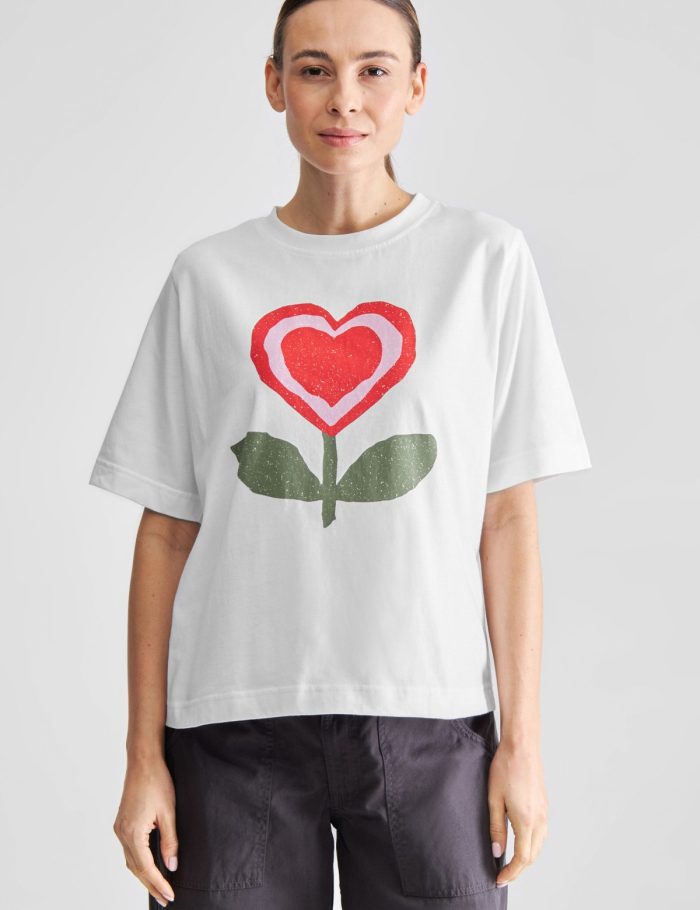 T-Shirt Vadstena Love Flower Wei&szlig;