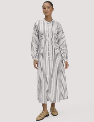 hessnatur Damen Hemdblusenkleid mit Taillierung Maxi aus Bio-Baumwolle mit Leinen - weiß