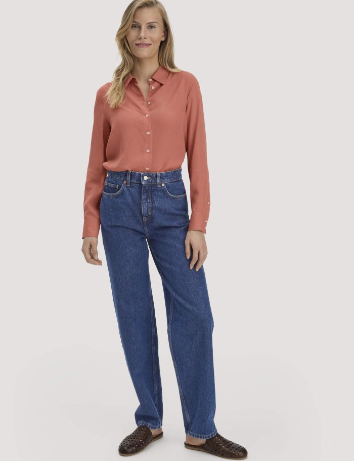 hessnatur Damen Jeans NIVA Tapered Leg aus Bio-Baumwolle - blau