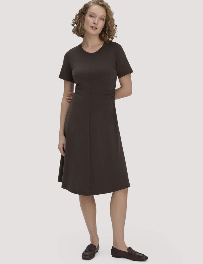 hessnatur Damen Jersey Kleid Kniebedeckend Slim aus Bio-Baumwolle - braun
