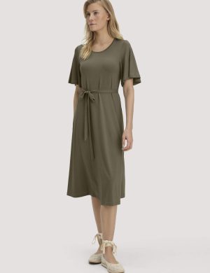 hessnatur Damen Jersey Kleid Kniebedeckend Slim aus TENCEL™ Lyocell - grün