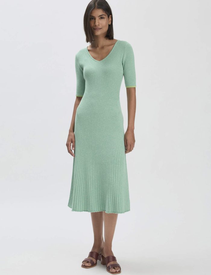 hessnatur Damen Mouliné Strick Kleid Midi Fitted aus Bio-Baumwolle - grün hessnatur Damen Mouliné Strick Kleid Midi Fitted aus Bio-Baumwolle - grün