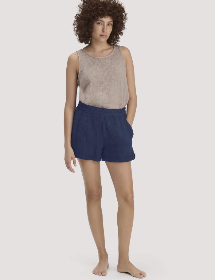 hessnatur Damen Musselin Schlafshorts PURE COMFORT aus Bio-Baumwolle - blau hessnatur Damen Musselin Schlafshorts PURE COMFORT aus Bio-Baumwolle - blau