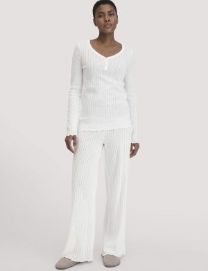 hessnatur Damen Pointelle Schlafhose Relaxed PURE COTTON aus Bio-Baumwolle - weiß