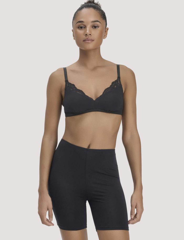 hessnatur Damen Shorts High Waist PURE FLOW aus TENCEL™ Modal hessnatur Damen Shorts High Waist PURE FLOW aus TENCEL™ Modal