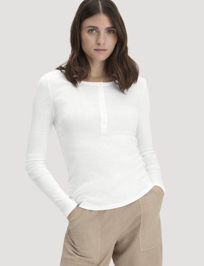hessnatur Damen Softrib Longsleeve Henley Fitted aus Bio-Baumwolle und Tencel™ Modal - weiß