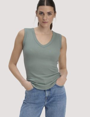 hessnatur Damen Softrib Top Fitted aus Bio-Baumwolle und TENCEL™ Modal - grün