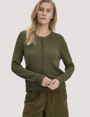 hessnatur Damen Strick Jacke Regular aus Leinen mit Bio-Baumwolle und LENZING™ ECOVERO - grün